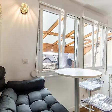 Le 17 Madeleine Apartment Besancon Exterior photo